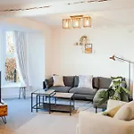 Feriehus Camellia With Private Garden *