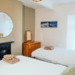 Feriehus Camellia With Private Garden