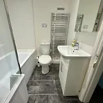 Camellia With Private Garden Bowness-on-Windermere