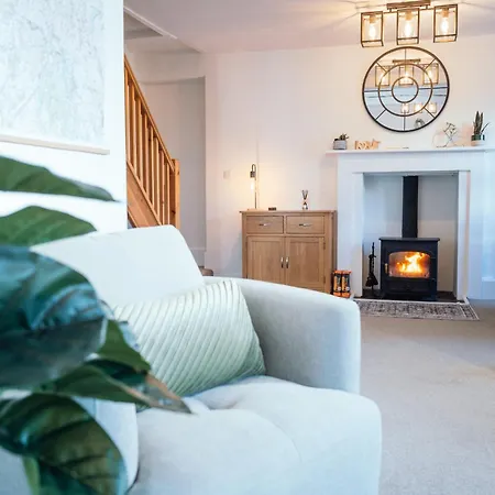 Camellia With Private Garden Bowness-on-Windermere