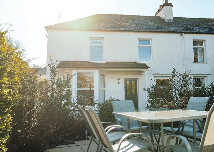 Camellia With Private Garden بيت للعطل