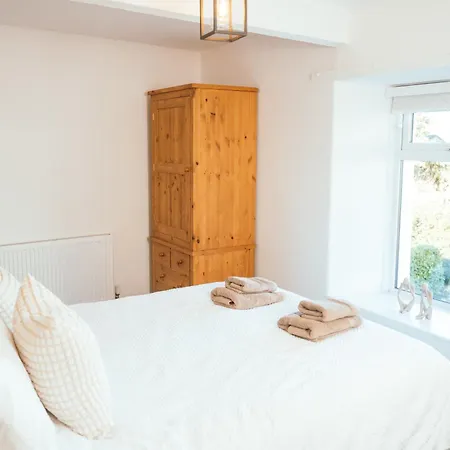 Camellia With Private Garden Bowness-on-Windermere